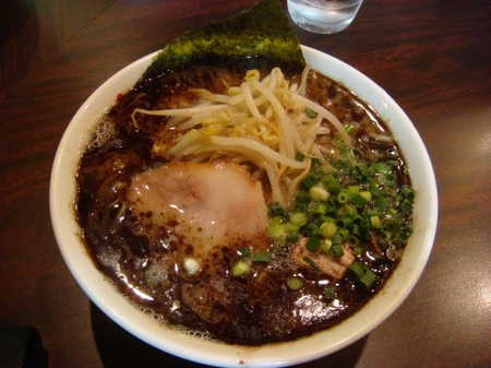 なんつッ亭川崎店ら〜めん.jpg