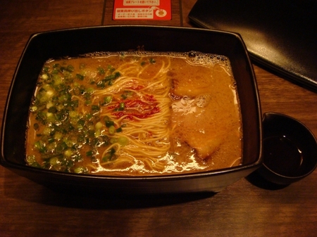 一蘭天神西通り店釜だれとんこつラーメン.jpg