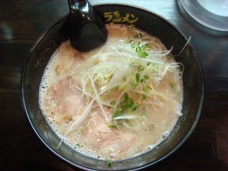 海鳴とんこつラーメン.jpg