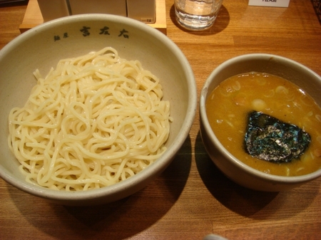 吉左右つけ麺.jpg