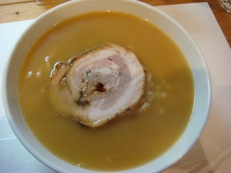 桃桜林手打ち麺とスープチャーシュー1枚入りありなし.jpg