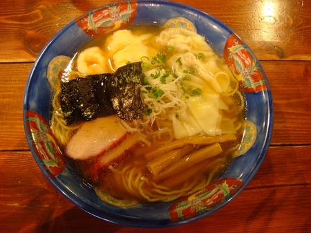 八雲黒だし特製ワンタン麺.jpg