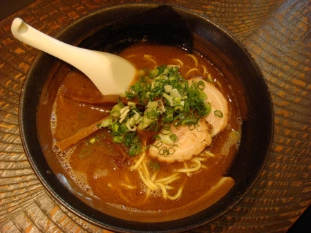 瞠恵比寿店らーめん.jpg